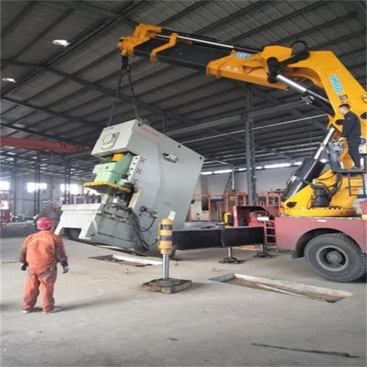 旌阳80吨折臂吊车出租附近电话