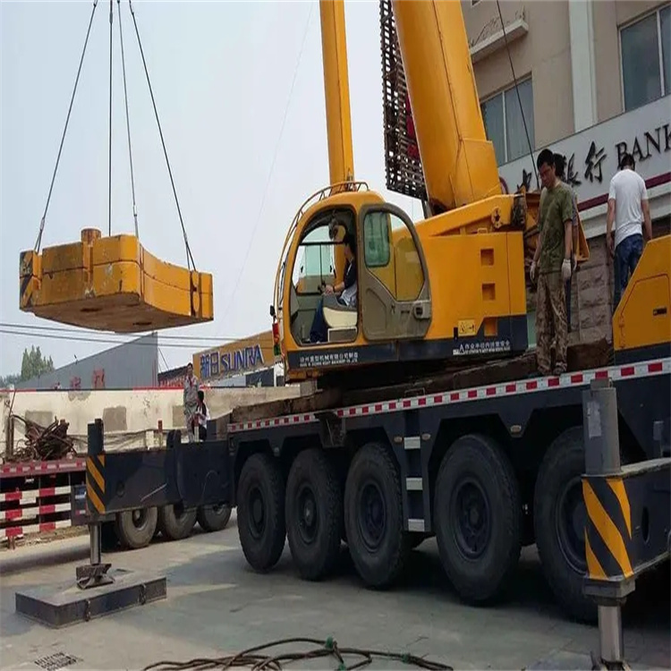 旌阳吊车怎么吊玻璃